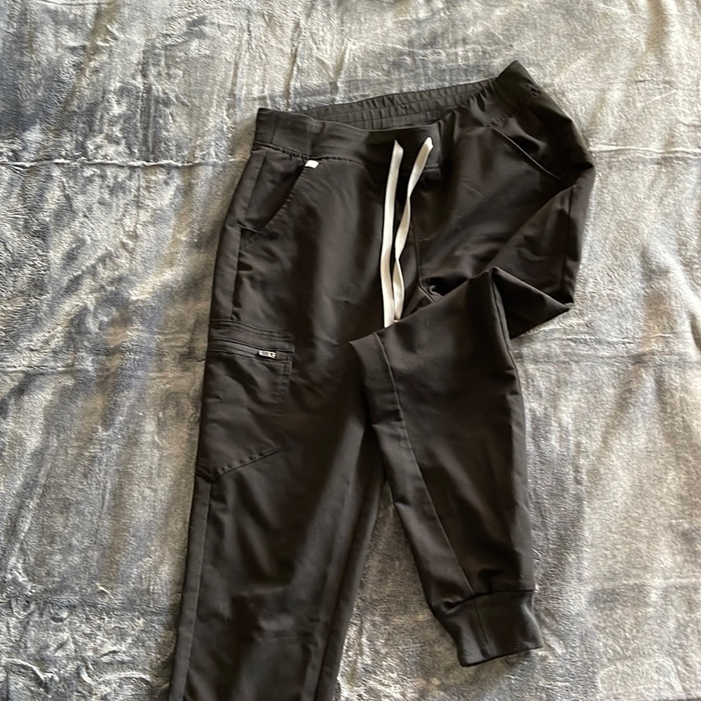 Medium Figs Zamora Black scrub pants